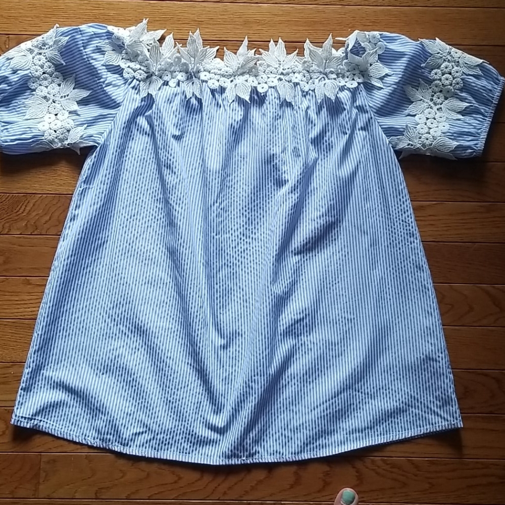 Off shoulder seersucker boutique top